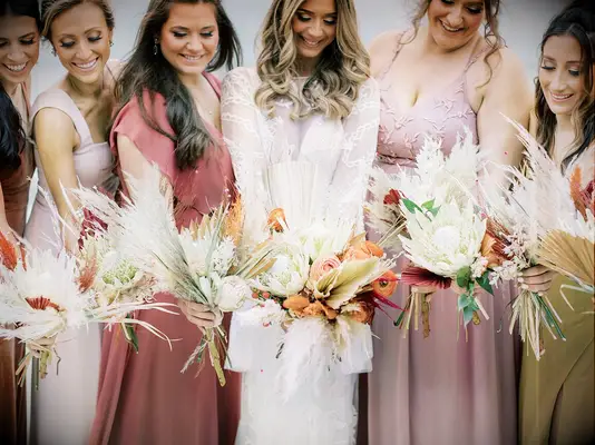 White and terracotta boho bouquets 