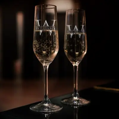 monogrammed wedding champagne flutes 