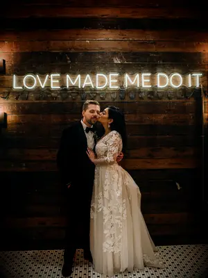 winter wedding ideas neon sign