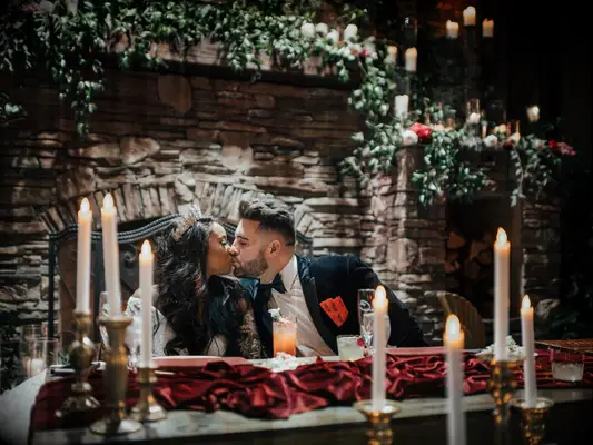 winter wedding ideas cozy sweetheart table