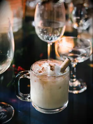 winter wedding ideas cozy cocktails