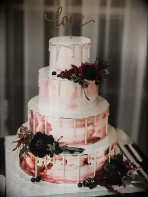 winter wedding ideas watercolor cake