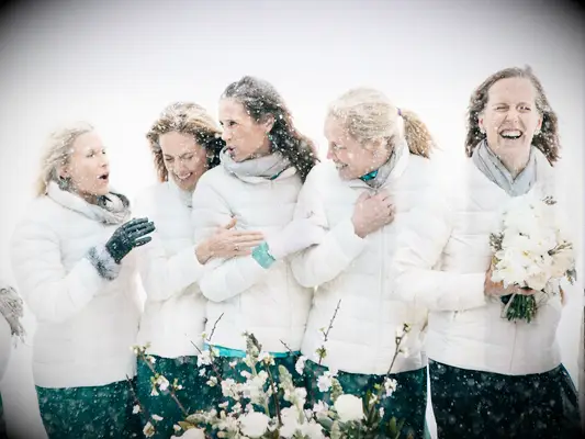 winter wedding ideas matching puffer jackets