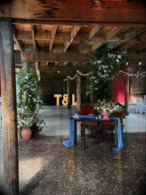 Hamilton Farms barn wedding venue