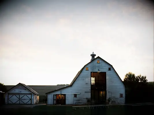 Foster Creek Farm barn wedding venue