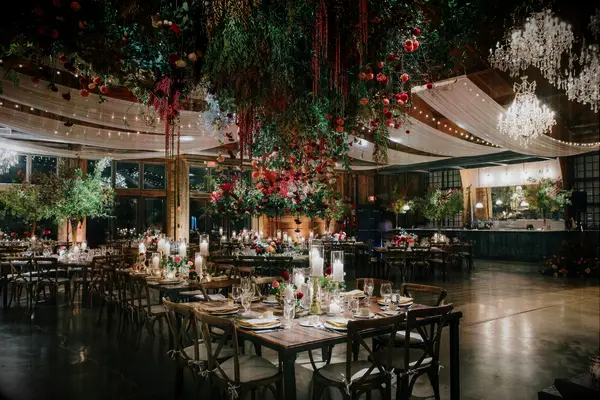 Cedar Lakes Estate barn wedding venue