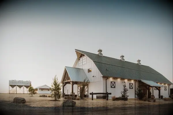 The Headquarters at Bell Cattle Co. barn wedding venue