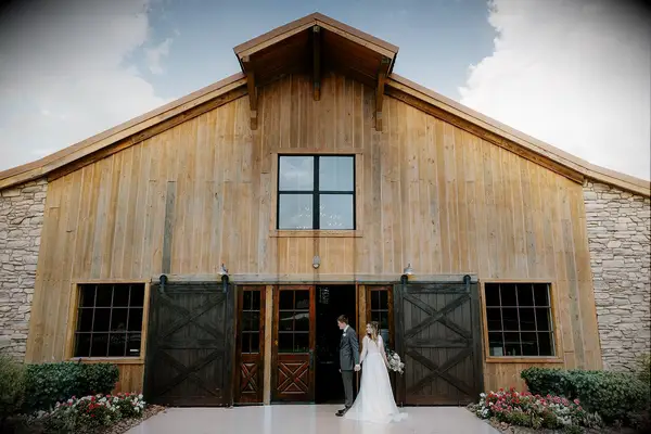 Big Sky by Walters Wedding Estates barn wedding venue