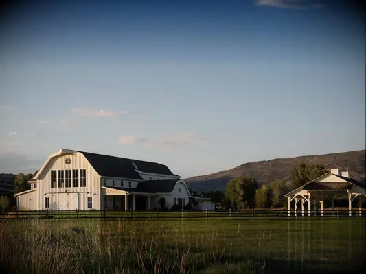 River Bottoms Ranch barn wedding venue