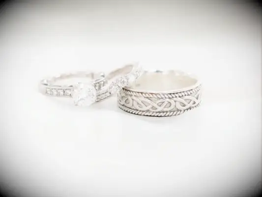 Irish wedding ring with Celtic knot design