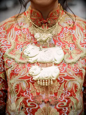 Gold pig necklace for Chinese wedding