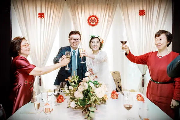 Toast during Chinese wedding banquet
