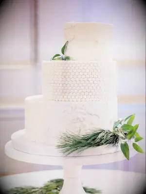 modern staircase wedding cake
