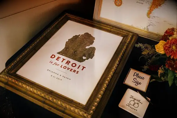 Michigan-inspired guest book picture