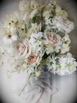 beige bouquet of rose and hyacinth