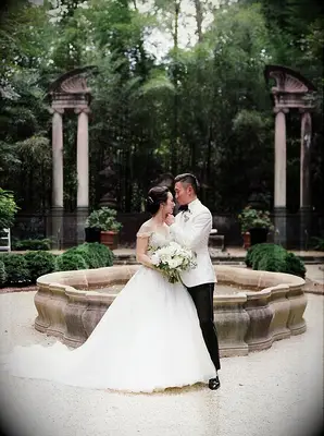 A garden wedding photoshoot at Atlanta History Center in Atlanta, Georgia