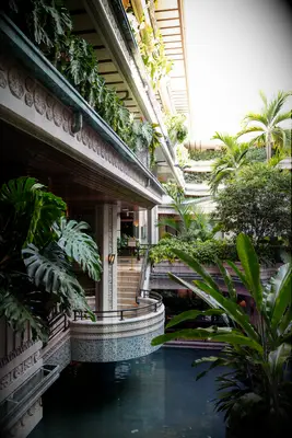 Garden wedding reception space at Mayfair House Hotel & Garden in Miami, Florida