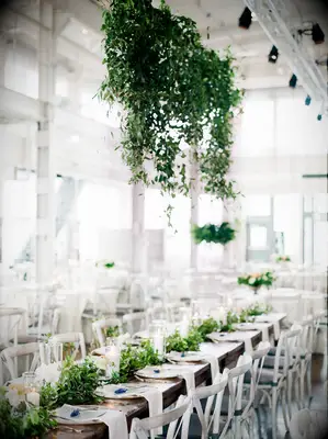 Hanging greenery for your spring wedding ideas