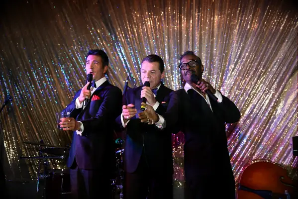 Singer trio at Great Gatsby themed wedding