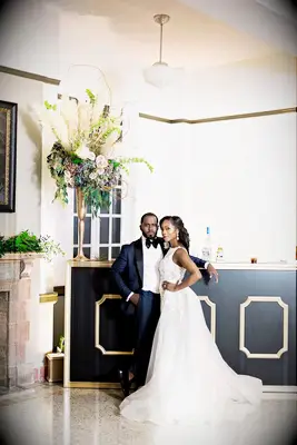 Black and gold art deco barat Great Gatsby themed wedding