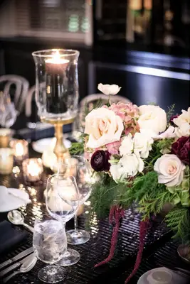 Black and gold candle decor for Great Gatsby themed wedding