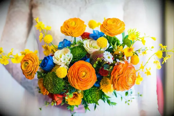 Bright and summery Bouquet With Wood Flowers