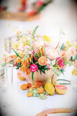Citrus inspired arrangement
