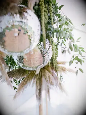 pampas grass and disco ball wedding decor ideas