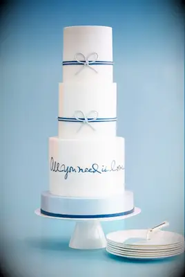 3 tier wedding cake