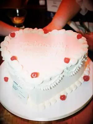 Heart-shaped retro wedding cake