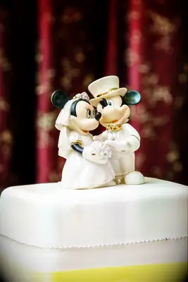 Mickey and minnie mouse cake topper