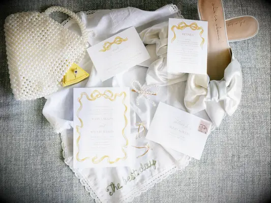 Yellow bow stationery set