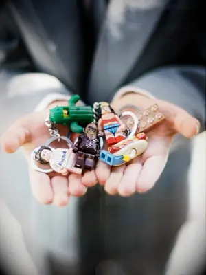 Lego Star Wars wedding favor keychain idea