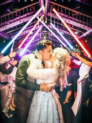 Star Wars lightsaber wedding photo idea
