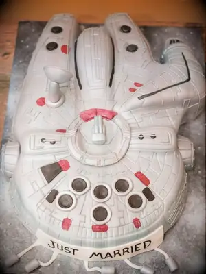 Millennium Falcon Star Wars wedding cake idea