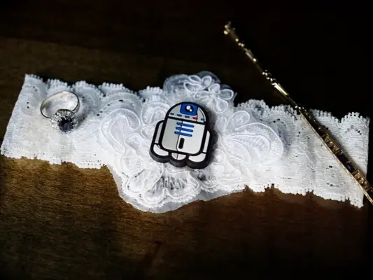 Star Wars-themed wedding garter