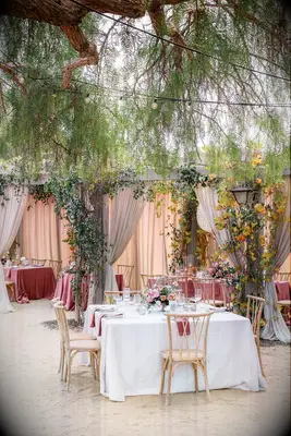 Bucolic foliage at wedding reception 