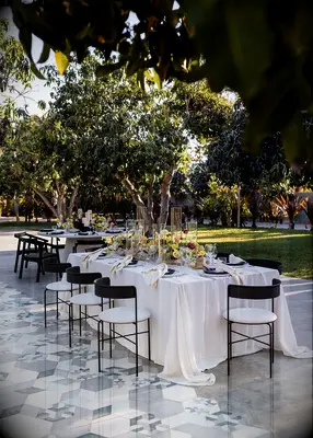 Minimalist black and white decor at wedding reception