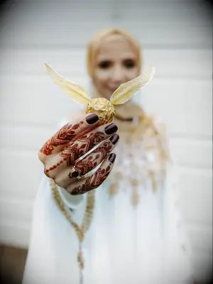 harry potter wedding ideas golden snitch photoshoot