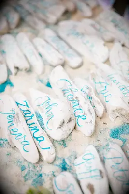 driftwood escort cards for the best beach wedding decor