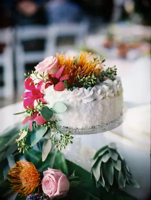 tropical wedding cake inspiration for your beach wedding