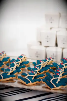 anchor sugar cookies for your beach wedding celebration
