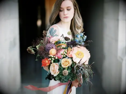 Dramatic dahlia bouquet