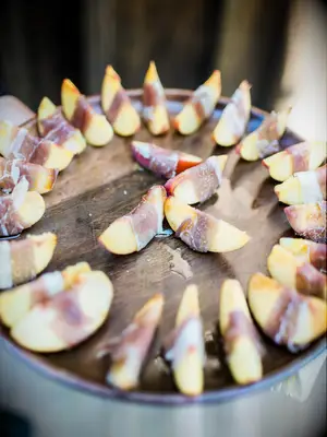 Prosciutto-wrapped peaches for your wedding cocktail reception
