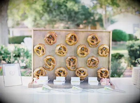 Soft German pretzels for your wedding snack bar