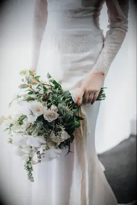 simple white and green fall wedding bouquet