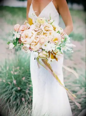 peach-hued bouquet with peonies and garden roses