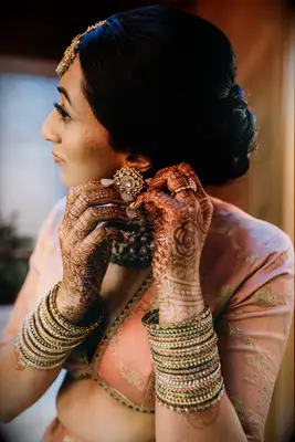 wedding henna idea with flowers