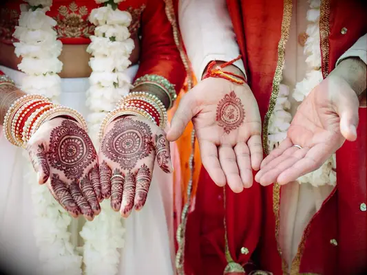 Bride and groom matching henna tattoos by SMS Photography