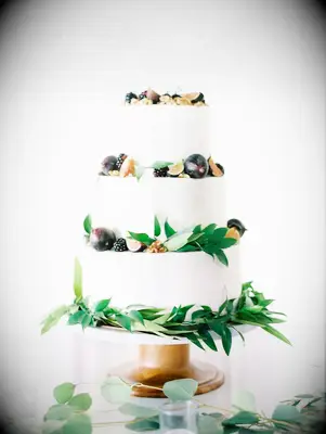 Fig-Covered three-tiered Wedding Cake